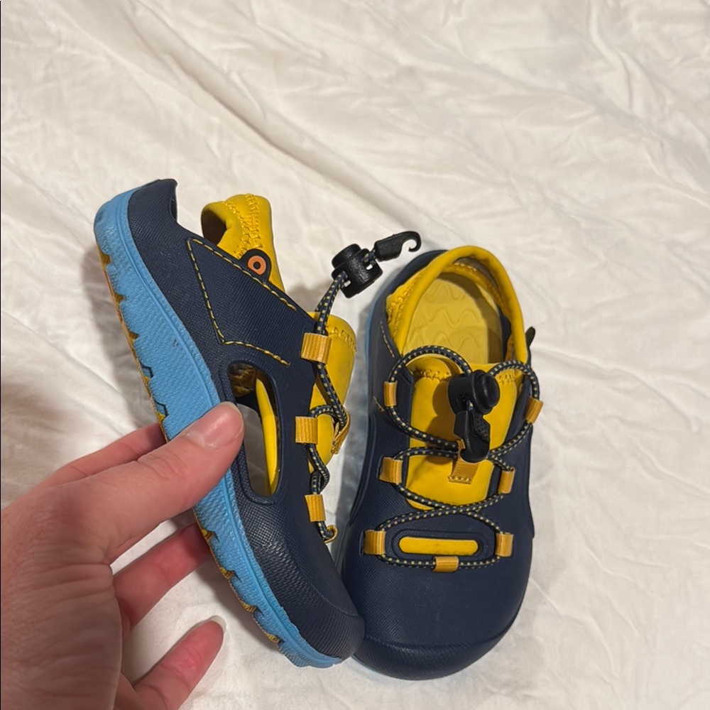 Bogs Flo Sandals - Picture 2 of 5